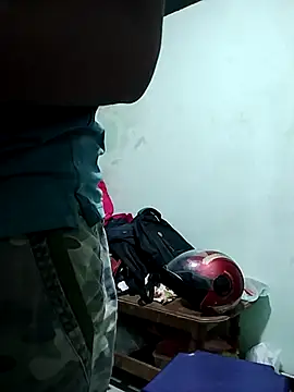 Snapshot of karthiksanjay_dusky chatting on 11-01-25, 03:47 karthiksanjay dusky online show from 11-01-25, 03:47