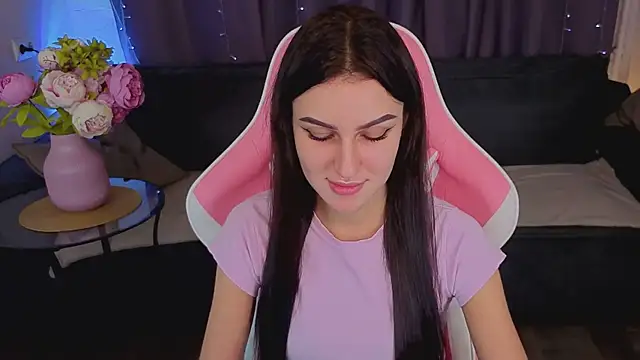 Snapshot of Katrin_Mur chatting on 11-06-25, 12:50 Katrin Mur online show from 11-06-25, 12:50