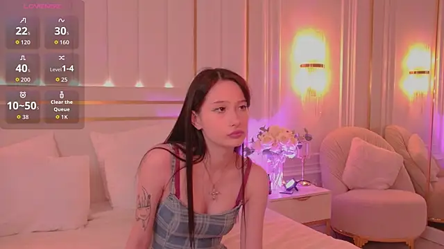 Snapshot of GladysMoore chatting on 11-03-25, 02:40 GladysMoore online show from 11-03-25, 02:40