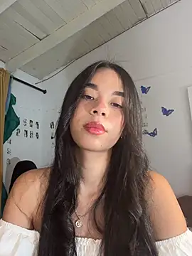 Snapshot of Milleradhara24 chatting on 06-27-26, 01:10 Milleradhara24 online show from 06-27-26, 01:10
