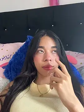 Snapshot of Milleradhara24 chatting on 06-28-26, 03:45 Milleradhara24 online show from 06-28-26, 03:45