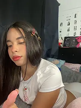 Snapshot of Milleradhara24 chatting on 07-23-26, 03:04 Milleradhara24 online show from 07-23-26, 03:04