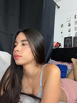 Snapshot of Milleradhara24 chatting on 07-24-26, 03:48 Milleradhara24 online show from 07-24-26, 03:48