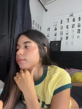Snapshot of Milleradhara24 chatting on 07-31-26, 02:22 Milleradhara24 online show from 07-31-26, 02:22