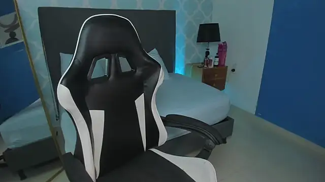 shanel smithh online show from 12-20-25, 12:23