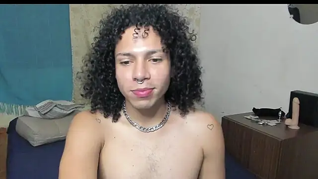 Snapshot of Angelwhitte chatting on 11-06-25, 04:02 Angelwhitte online show from 11-06-25, 04:02