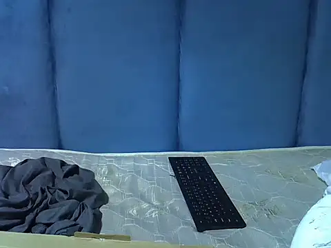 Snapshot of dutchees00 chatting on 11-06-25, 10:27 dutchees00 online show from 11-06-25, 10:27