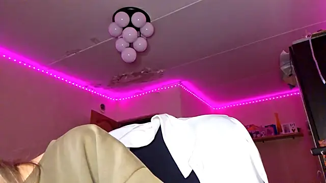 KarinRobertson online show from 02-05-26, 05:06