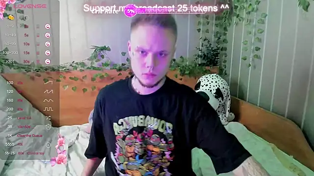 Snapshot of MettBliss chatting on 11-03-25, 08:26 MettBliss online show from 11-03-25, 08:26