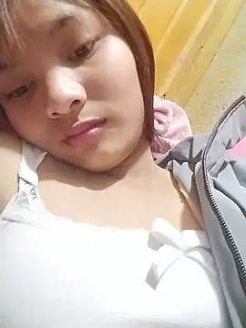 Snapshot of Ye_n chatting on 12-02-25, 02:50 Ye n online show from 12-02-25, 02:50