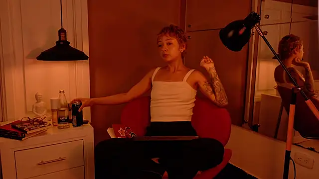 Snapshot of Raven444 chatting on 11-07-25, 10:21 Raven444 online show from 11-07-25, 10:21