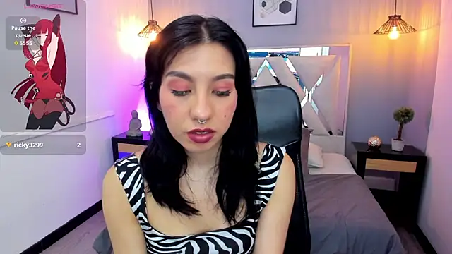 zoe-moreau online show from 04-17-26, 07:28