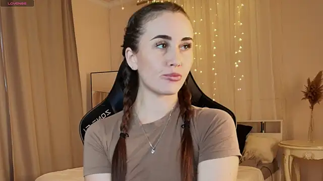  Melissa Evans  online show from 11-05-25, 01:11