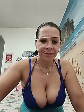 Snapshot of SugarDiamonds chatting on 07-28-26, 04:19 SugarDiamonds online show from 07-28-26, 04:19