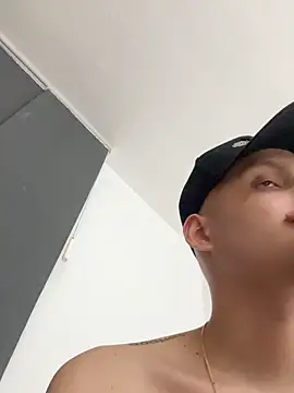 Snapshot of Atlass0108 chatting on 11-03-25, 01:19 Atlass0108 online show from 11-03-25, 01:19