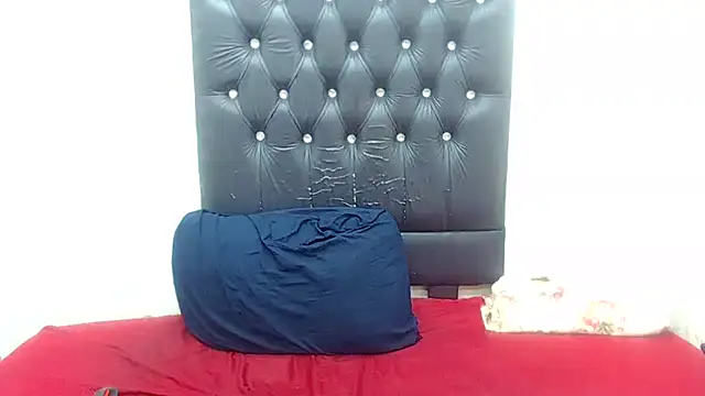 AUGUSTBLOOMxx online show from 03-22-26, 04:27