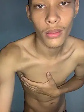 Snapshot of novinholimah chatting on 11-05-25, 01:16 novinholimah online show from 11-05-25, 01:16