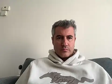 Snapshot of aprendiendo44 chatting on 11-03-25, 02:29 aprendiendo44 online show from 11-03-25, 02:29