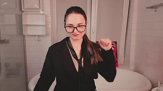 LeenaPuita online show from 11-24-25, 06:51