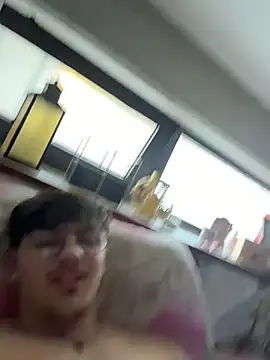 Snapshot of Lxx001@xh chatting on 11-05-25, 02:39 Lxx001xh online show from 11-05-25, 02:39