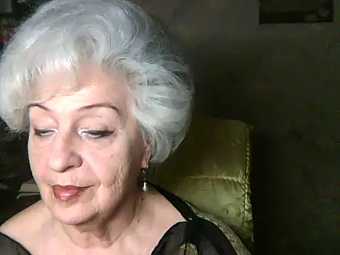 ValeriaKroww online show from 06-17-26, 07:04