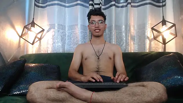 Snapshot of alexy_re chatting on 11-09-25, 05:22 alexy re online show from 11-09-25, 05:22