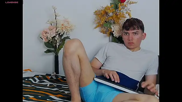 Oliver paris online show from 11-25-25, 02:55