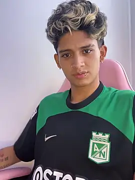 Snapshot of MassimoAlessandro chatting on 11-03-25, 07:26 MassimoAlessandro online show from 11-03-25, 07:26