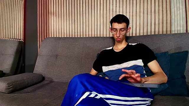 ZyroNight online show from 11-27-25, 07:27