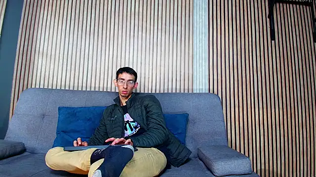 ZyroNight online show from 11-30-25, 01:09