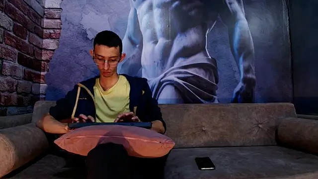 ZyroNight online show from 12-17-25, 07:20