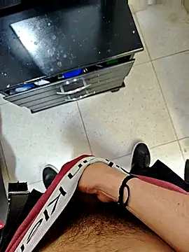 Snapshot of Dirty-Guy-Naugthy chatting on 11-07-25, 03:34 Dirty-Guy-Naugthy online show from 11-07-25, 03:34