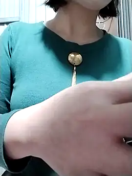 Niramiu online show from 12-22-25, 01:35