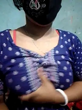 Snapshot of Hot8g chatting on 11-11-25, 02:44 Hot8g online show from 11-11-25, 02:44