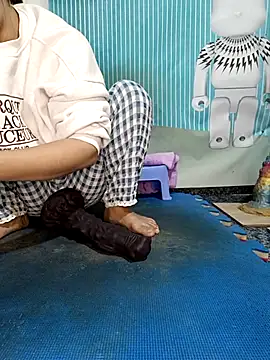 Snapshot of Beolalla chatting on 11-21-25, 05:50 Beolalla online show from 11-21-25, 05:50