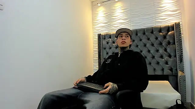 DANTE ARMSTRONG online show from 12-19-25, 03:46