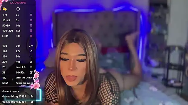 Snapshot of desirable_miya chatting on 08-06-26, 06:32 desirable miya online show from 08-06-26, 06:32