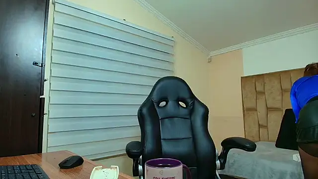 BeatrizSchmidt online show from 11-16-25, 10:43