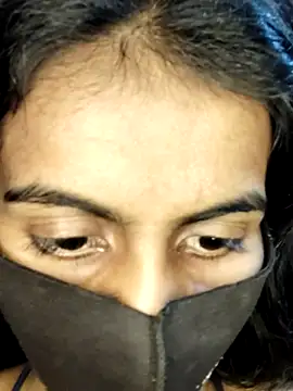 Snapshot of Thaper_Meera2 chatting on 11-07-25, 06:19 Thaper Meera2 online show from 11-07-25, 06:19