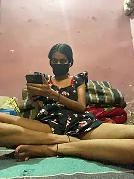 Snapshot of Thaper_Meera2 chatting on 05-31-26, 08:10 Thaper Meera2 online show from 05-31-26, 08:10