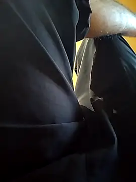 Snapshot of 69_HOT_69 chatting on 11-10-25, 03:27 69 HOT 69 online show from 11-10-25, 03:27