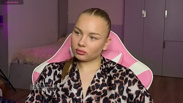 Lunar Flare online show from 11-17-25, 09:37