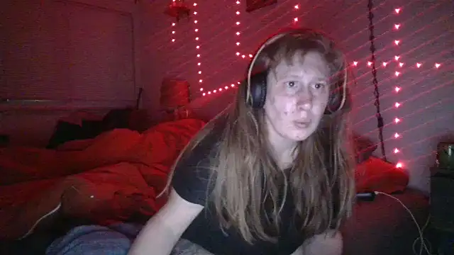 Redriddinghood8 online show from 02-04-26, 08:09