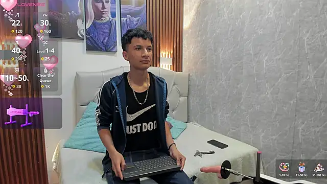 Snapshot of Elian_Julian chatting on 11-08-25, 08:07 Elian Julian online show from 11-08-25, 08:07