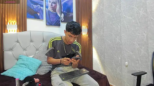 Elian Julian online show from 11-15-25, 11:43