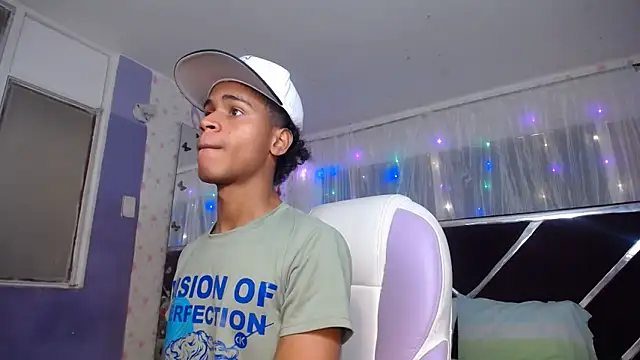 Santy bigcock 01 online show from 04-20-26, 02:09