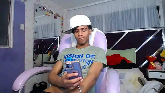 Santy bigcock 01 online show from 06-15-26, 05:42