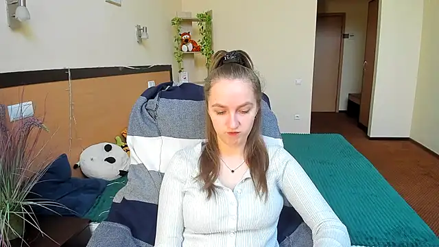 Nesie-Stoun online show from 11-24-25, 09:20