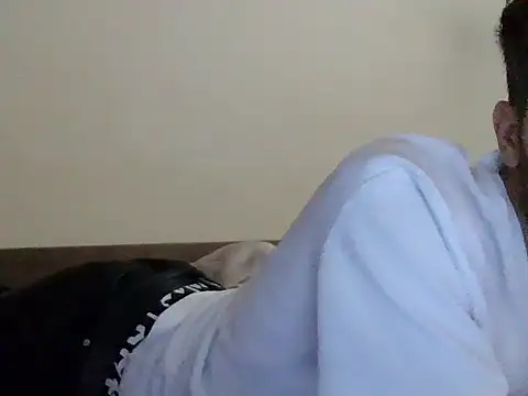 Snapshot of nikolasnik50 chatting on 06-04-26, 01:06 nikolasnik50 online show from 06-04-26, 01:06