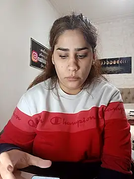 nahiarabiel33 online show from 06-08-26, 04:18